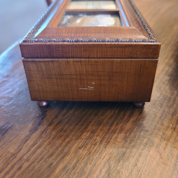 Music Box - Picture 5 of 5